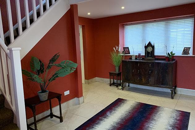 Creating a sharp clean edge | Painter/decorator in Cowbridge